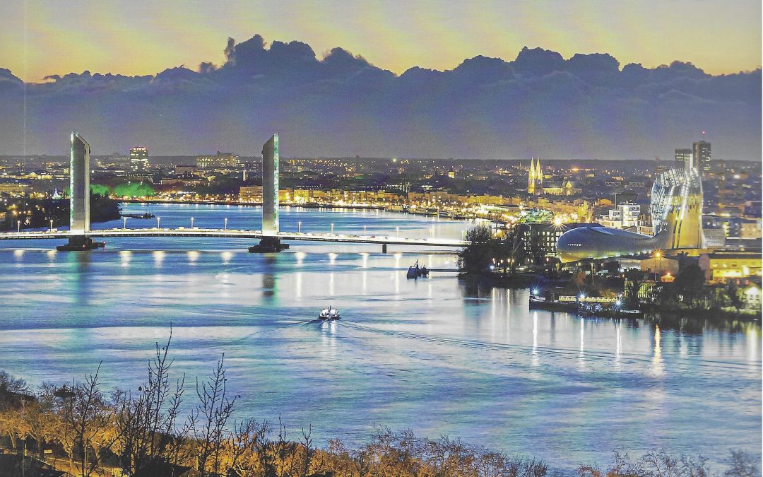 Bouquinons : « De la ville à la métropole, 50 ans d’urbanisme à Bordeaux » et « Dans les plis du kimono »